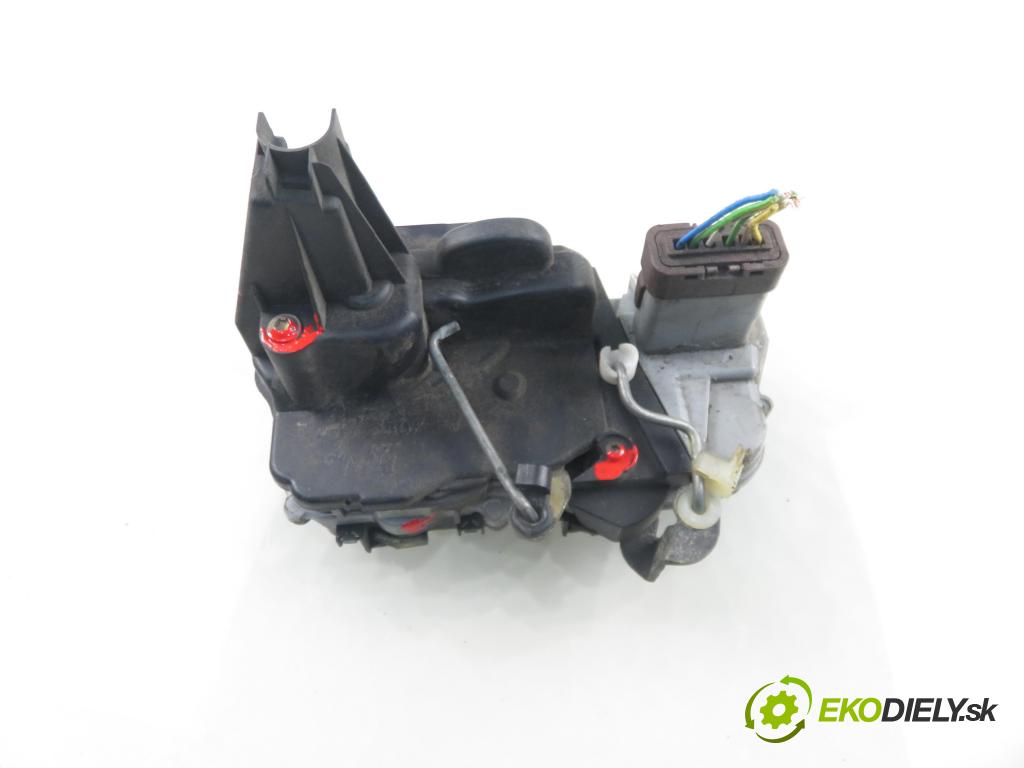 PEUGEOT 307 (3A/C) HB 2004 50,00 1.4 HDi - 8HZ (DV4TD) 1398,00 zámok