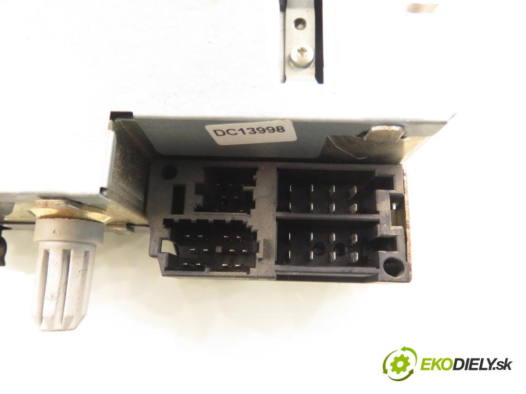 RENAULT SCENIC II (JM0/1_) MINIVAN 2007 0,00 1.9 dCi (JM14) - F9Q 804 1870,00 RADIO 8200607918B ; 8200607918T