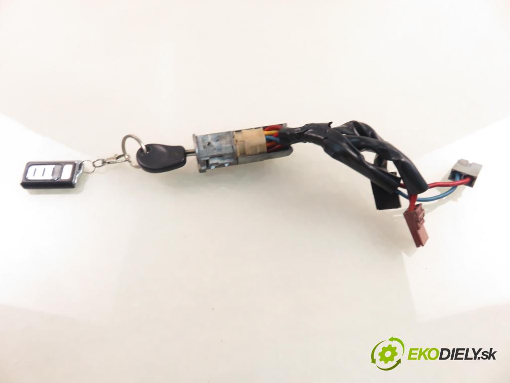 CITROEN SAXO (S0, S1) HB 2001 55,00 1.4 VTS - KFW (TU3JP) 1360,00 spinačka  (Spínacia skrinka)