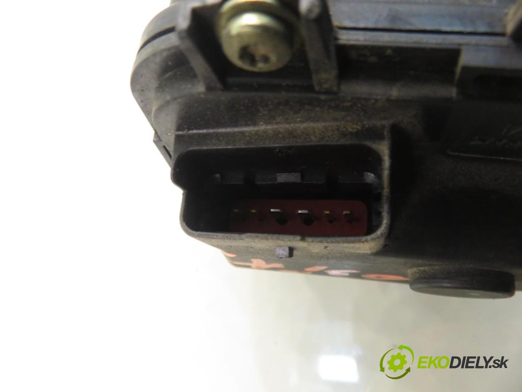 RENAULT TWINGO I (C06_) HB 2003 43,00 1.2 (C066, C068) - D7F 703 1149,00 Škrtiaca klapka 7700115834 ; 8200096038 (Škrtiaca klapka)