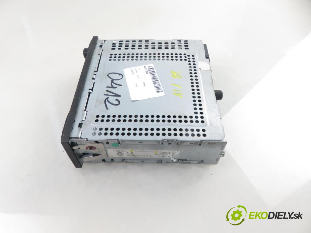VW BORA (1J2) SEDAN 2001 77,00 1.6 16V - AUS 1598,00 RADIO Modul 1J0035152E