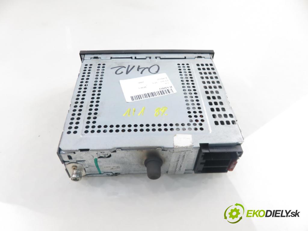 VW BORA (1J2) SEDAN 2001 77,00 1.6 16V - AUS 1598,00 RADIO Modul 1J0035152E