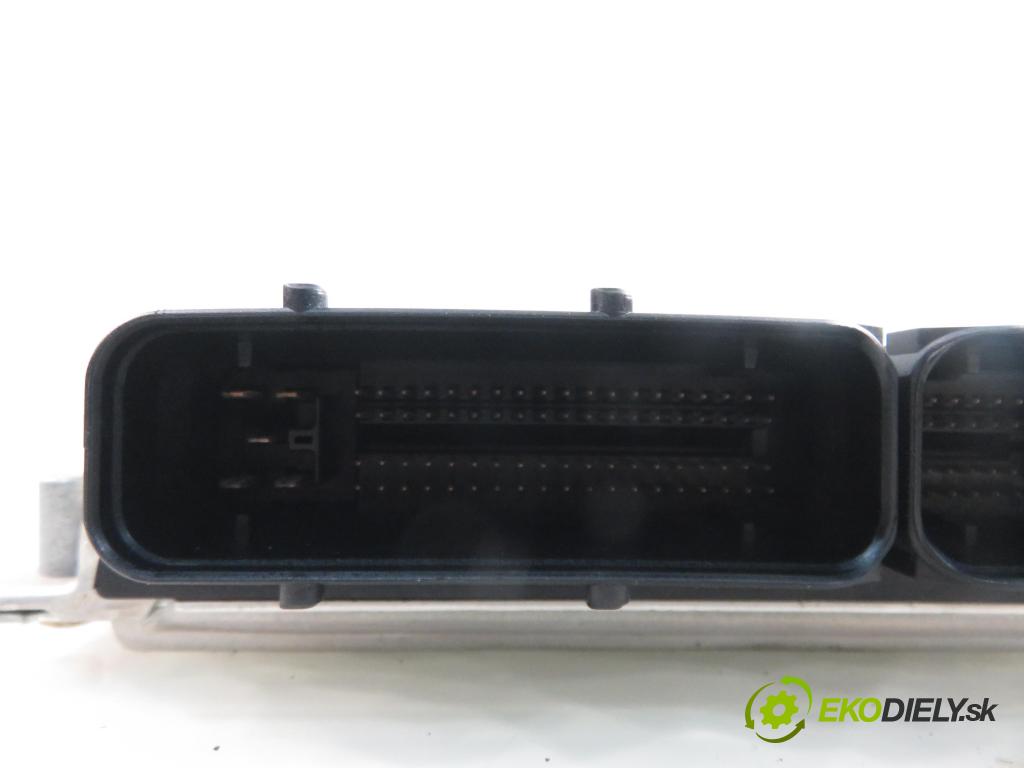 AUDI A4 Avant (8D5, B5) KOMBI 2000 92,00 1.8 - ARG 1781,00 Riadiaca jednotka Motor 8D0906018D ; 0261204873