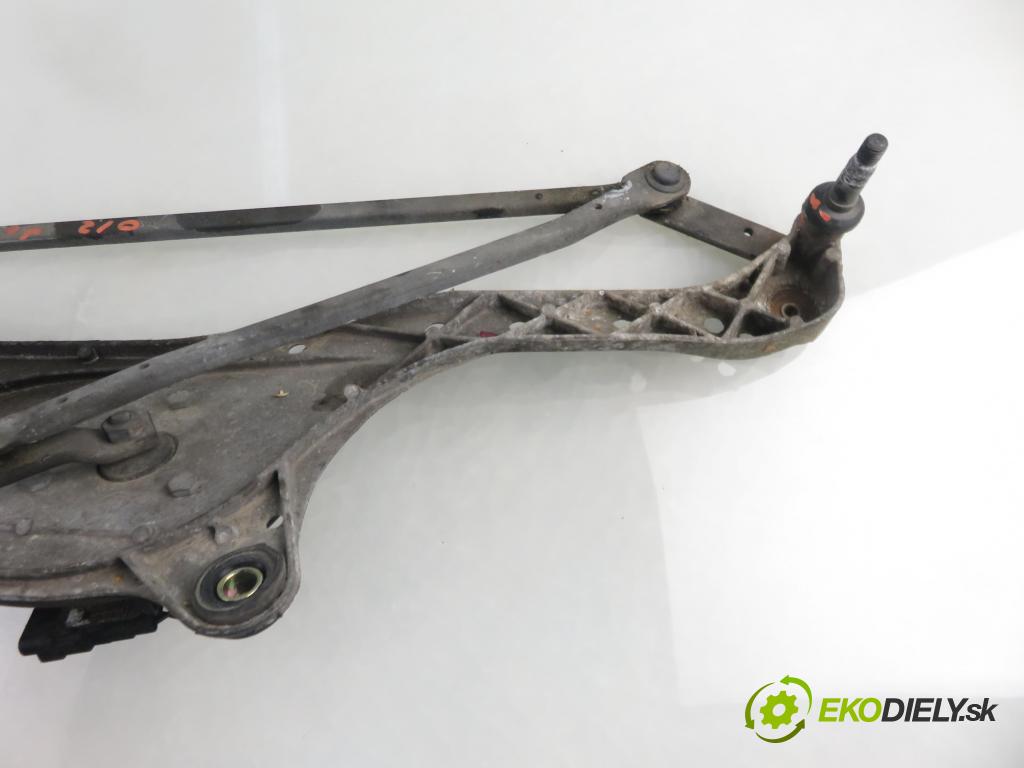 RENAULT LAGUNA II (BG0/1_) LIFTBACK 2002 88,00 1.9 dCi 120 - F9Q 750 1870,00 Motorček stieračov 8200000525