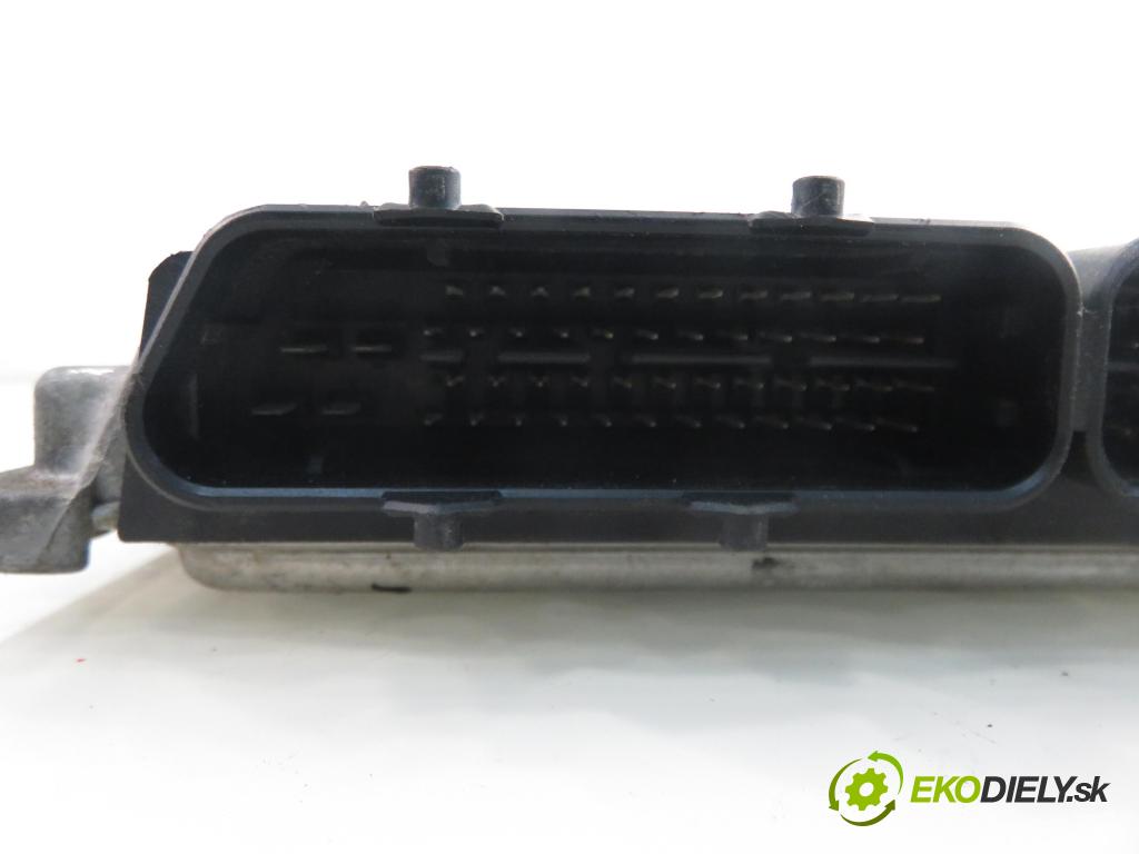 RENAULT TWINGO I (C06_) HB 2003 43,00 1.2 (C066, C068) - D7F 703 1149,00 Riadiaca jednotka prevodovky 8200144433 ; 8200090293