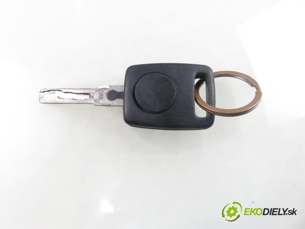 AUDI A4 Avant (8D5, B5) KOMBI 1995 92,00 1.8 - ADR 1781,00 spinačka 4D0905851E (Spínacia skrinka)