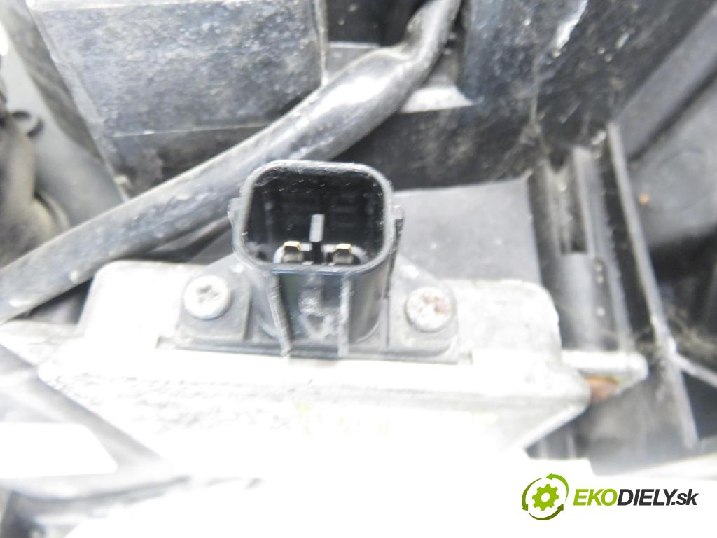 MAZDA 5 (CR19) VAN 2006 105,00 2.0 MZR-CD 143 - RF7J 1998,00 Svetlo PP P5117R