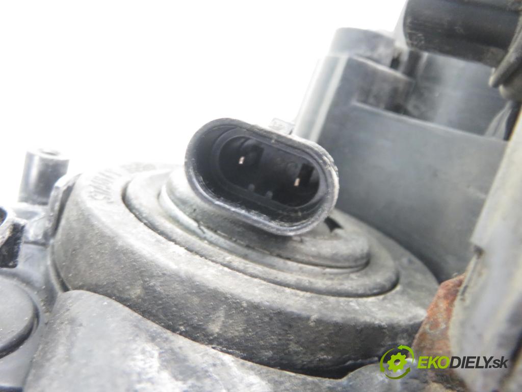 MAZDA 5 (CR19) VAN 2006 105,00 2.0 MZR-CD 143 - RF7J 1998,00 Svetlo PP P5117R