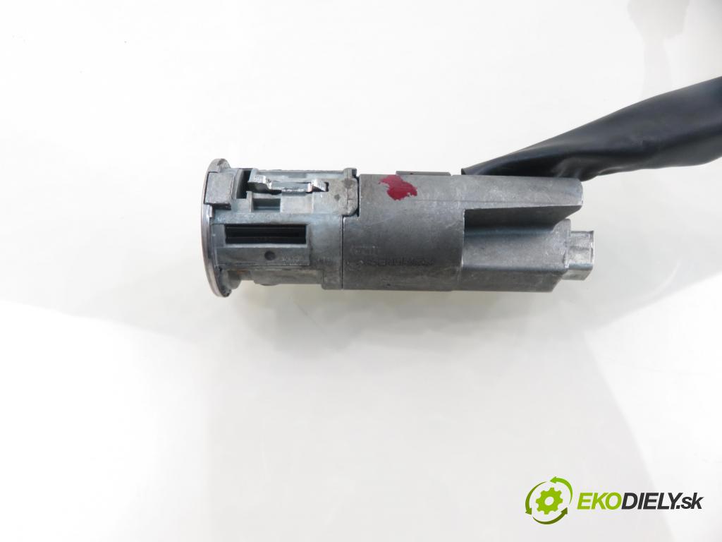 RENAULT TWINGO I (C06_) HB 2003 43,00 1.2 (C066, C068) - D7F 703 1149,00 spinačka  (Spínacia skrinka)