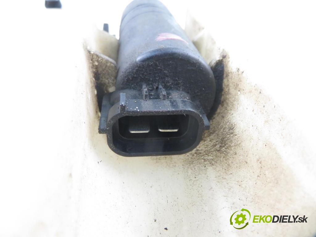 TOYOTA AVENSIS sedan (_T25_) SEDAN 2003 85,00 2.0 D-CAT 116- 1CD-FTV 1995,00 Nádržka ostrekovačov  (Kľučka dverí ostatné)