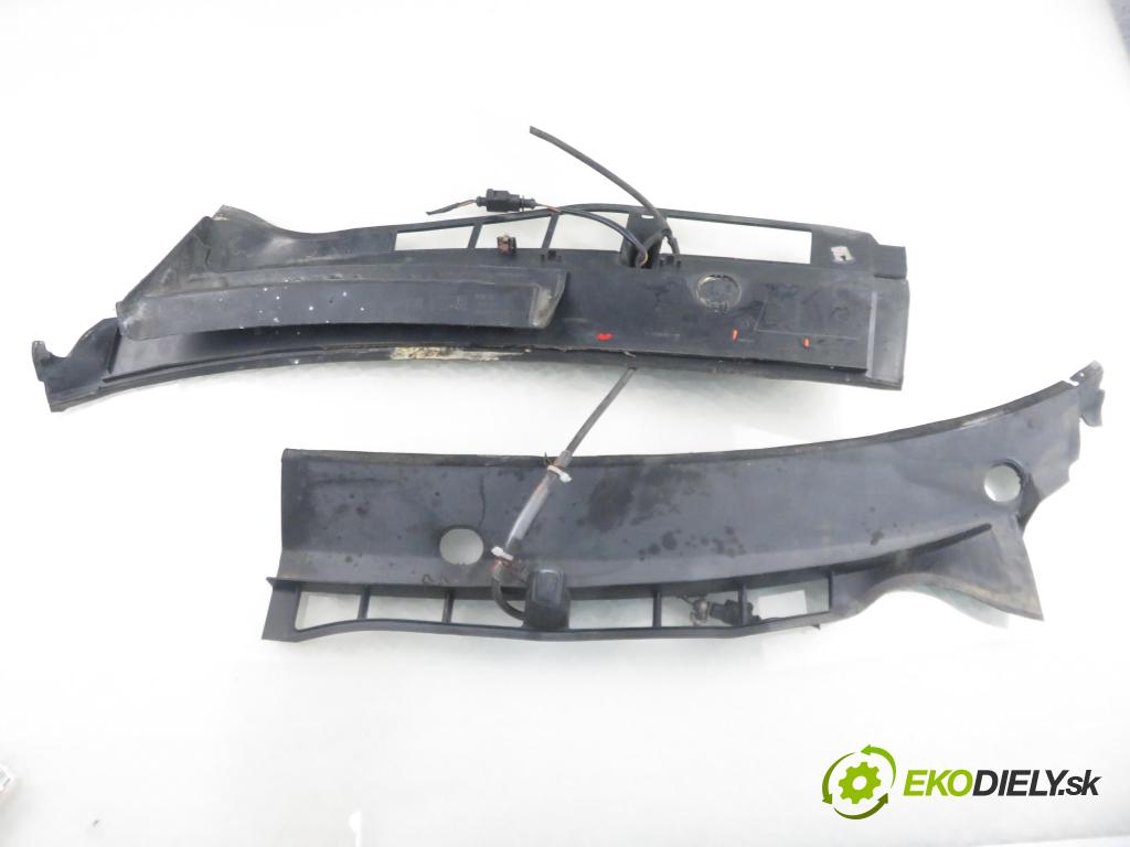 SKODA OCTAVIA I Combi (1U5) KOMBI 2004 74,00 1.9 TDI 4x4 - ATD 1896,00 Torpédo, plast pod čelné okno 1U0819404C (Torpédo (plast pod čelným sklom))