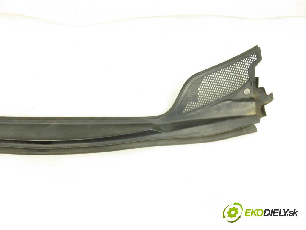 CITROEN C4 coupe (LA_) HB 2007 80,00 1.6 HDi - 9HZ (DV6TED4) 1560,00 Torpédo, plast pod čelné okno 96583760XT (Torpédo (plast pod čelným sklom))