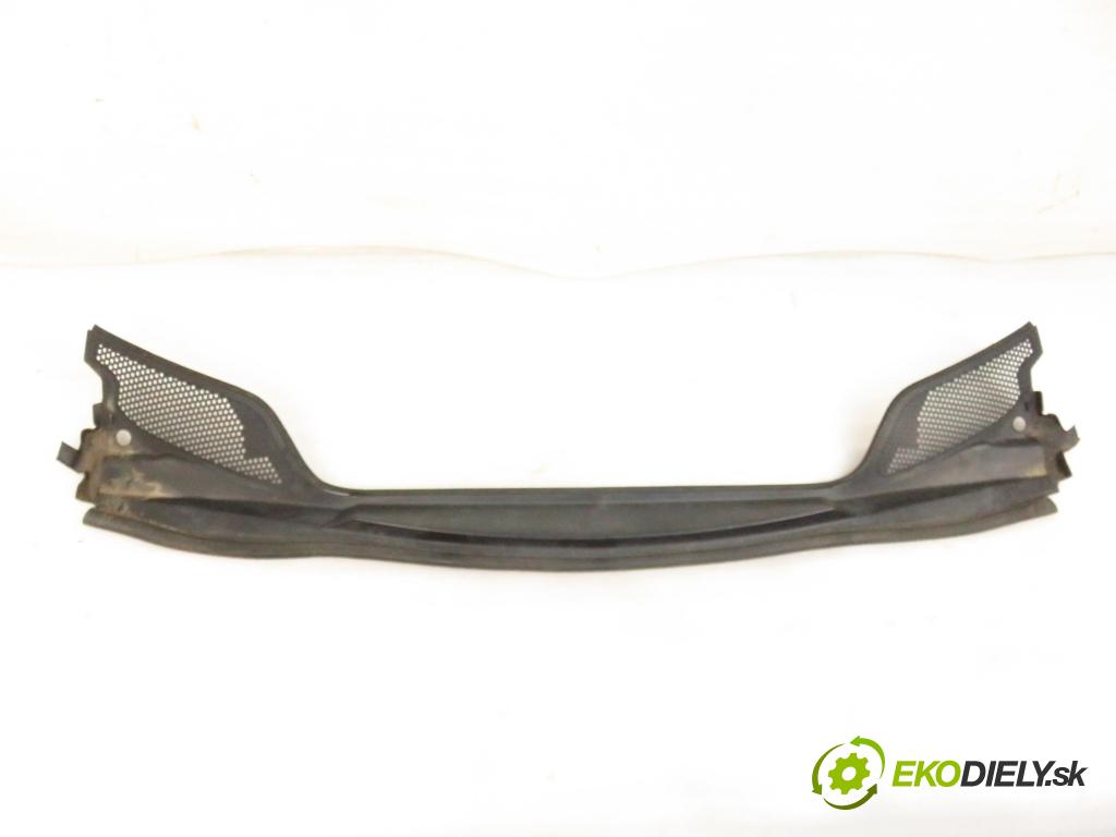 CITROEN C4 coupe (LA_) HB 2007 80,00 1.6 HDi - 9HZ (DV6TED4) 1560,00 Torpédo, plast pod čelné okno 96583760XT (Torpédo (plast pod čelným sklom))