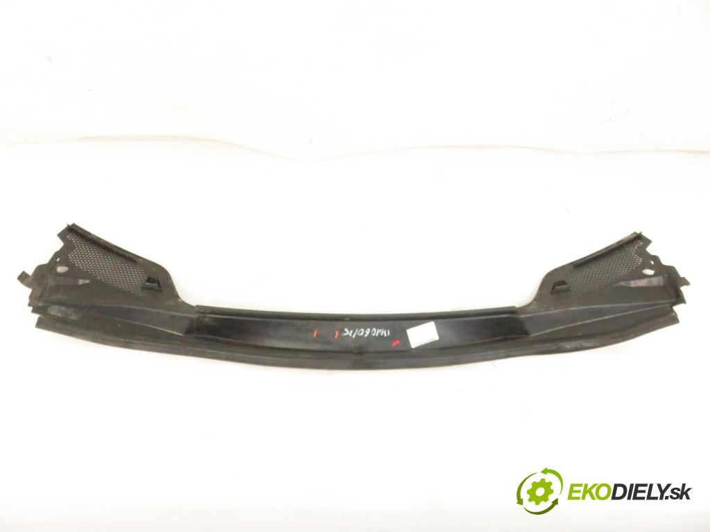 CITROEN C4 coupe (LA_) HB 2007 80,00 1.6 HDi - 9HZ (DV6TED4) 1560,00 Torpédo, plast pod čelné okno 96583760XT (Torpédo (plast pod čelným sklom))