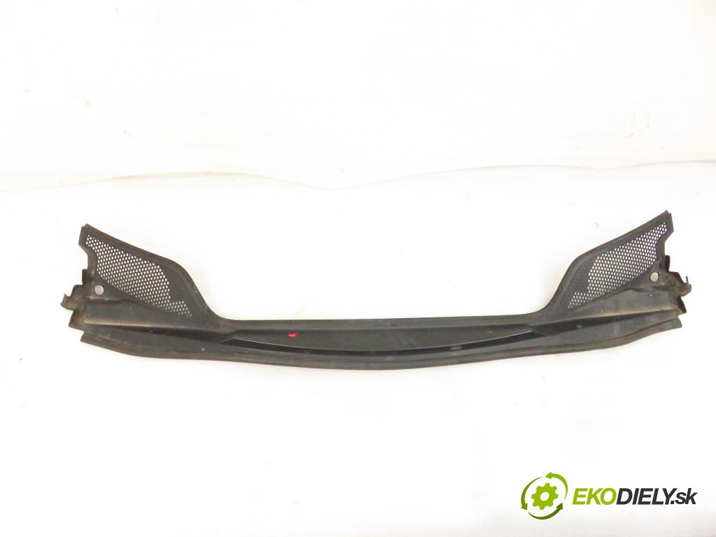 CITROEN C4 I (LC_) HB 2005 66,00 1.6 HDi - 9HX (DV6ATED4) 1560,00 Torpédo, plast pod čelné okno 96467935XT (Torpédo (plast pod čelným sklom))