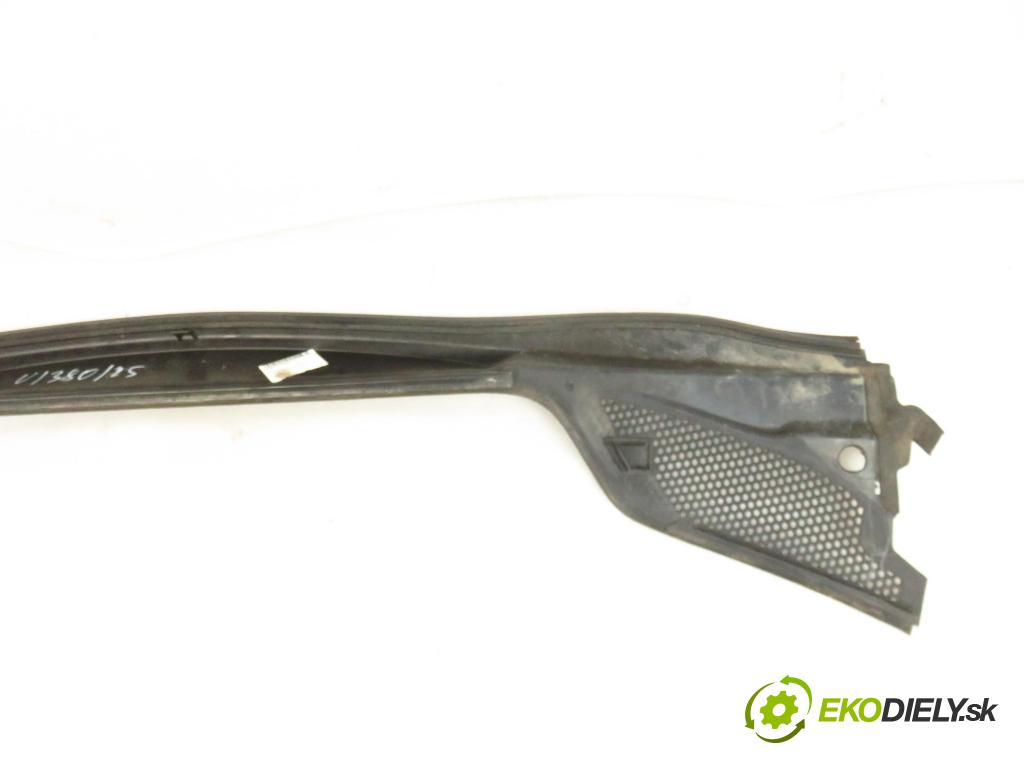 CITROEN C4 I (LC_) HB 2005 66,00 1.6 HDi - 9HX (DV6ATED4) 1560,00 Torpédo, plast pod čelné okno 96467935XT (Torpédo (plast pod čelným sklom))