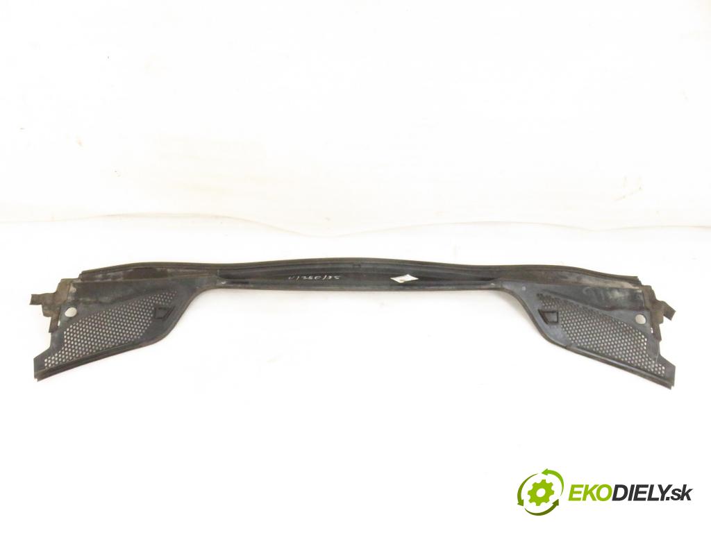 CITROEN C4 I (LC_) HB 2005 66,00 1.6 HDi - 9HX (DV6ATED4) 1560,00 Torpédo, plast pod čelné okno 96467935XT (Torpédo (plast pod čelným sklom))