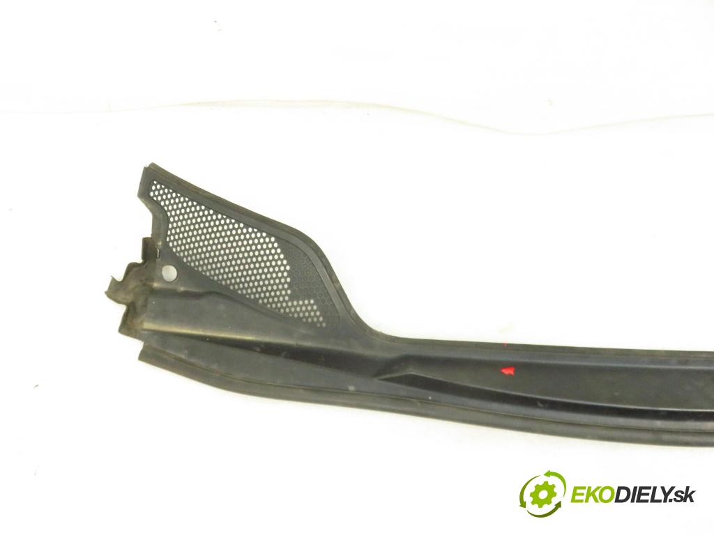 CITROEN C4 I (LC_) HB 2005 66,00 1.6 HDi - 9HX (DV6ATED4) 1560,00 Torpédo, plast pod čelné okno 96467935XT (Torpédo (plast pod čelným sklom))