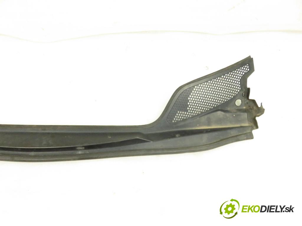 CITROEN C4 I (LC_) HB 2005 66,00 1.6 HDi - 9HX (DV6ATED4) 1560,00 Torpédo, plast pod čelné okno 96467935XT (Torpédo (plast pod čelným sklom))