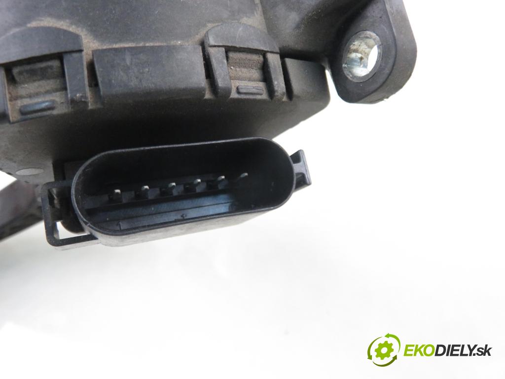 FORD FOCUS C-MAX (DM2) MINIVAN 2003 80,00 1.6 TDCi 109 - G8DA 1560,00 Potenciometer plynu 3M519F836AE ; 6PV00864110 (Potenciometer plynového pedálu)