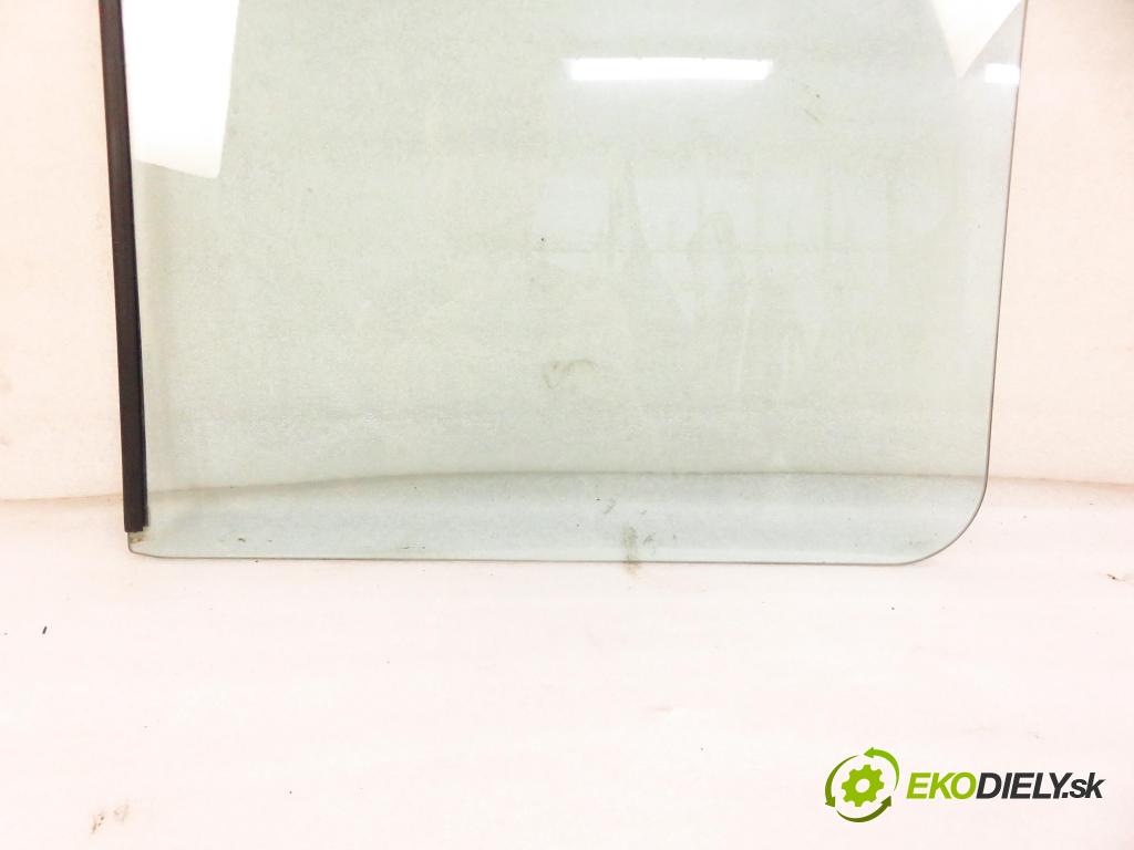 NISSAN PATROL III/1 Hardtop (K160) TERENOWY 1988 81,00 3.2 TD R6 (K160) 110 - SD33T 3246,00 okno dveří PT