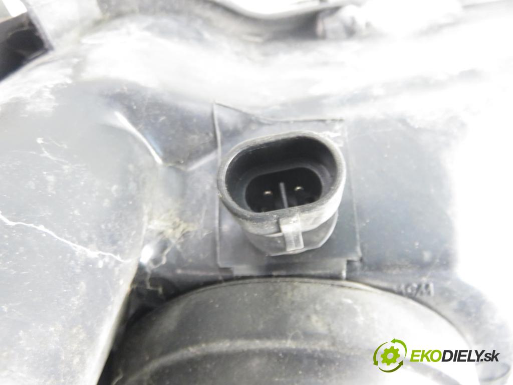 OPEL ASTRA G liftback (T98) HB 1999 74,00 1.6 16V - X 16 XEL 1598,00 Svetlo PP 