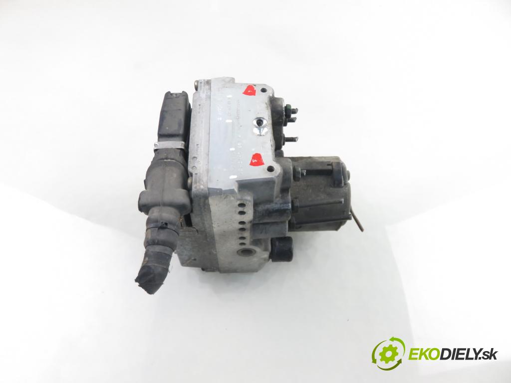 MERCEDES-BENZ VITO Skrzynia (638) FURGON 1996 72,00 110 D 2.3 (638.074, 638.078) - OM 601.970 2299,00 pumpa ABS A6384460114 ; 0265220003 (Pumpa ABS)