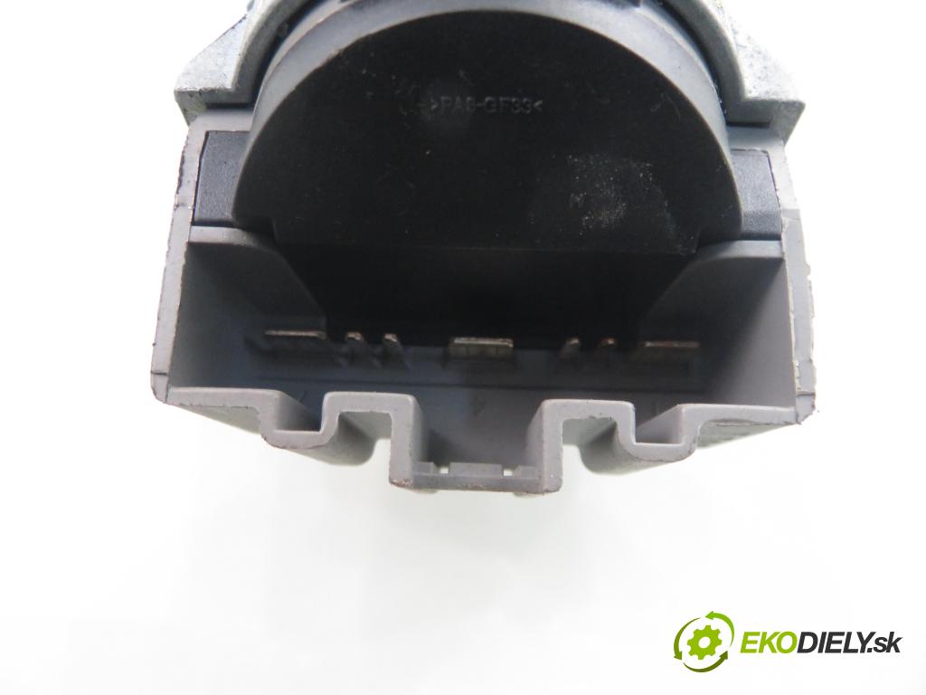 FORD FOCUS III HB 2011 85,00 1.6 TDCi - T1DA 1560,00 spinačka / zámky 3M513F880AE ; 6E5T15607CA