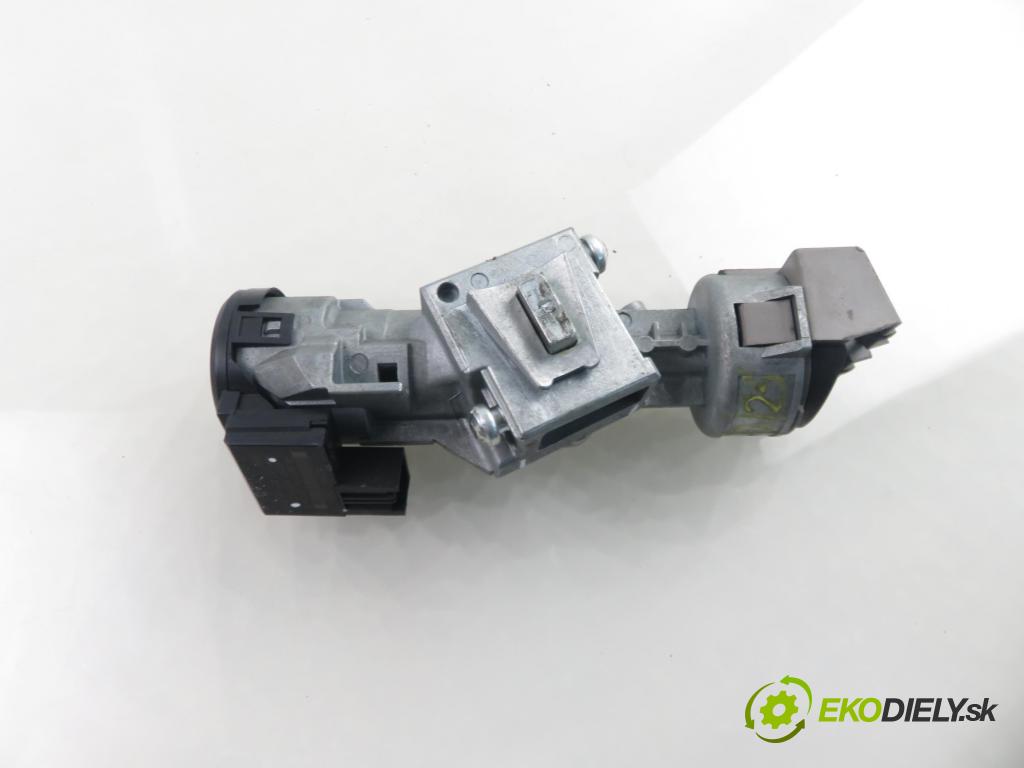 FORD FOCUS III HB 2011 85,00 1.6 TDCi - T1DA 1560,00 spinačka / zámky 3M513F880AE ; 6E5T15607CA