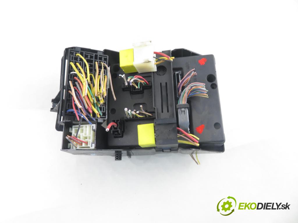 RENAULT SCENIC I (JA0/1_) MINIVAN 2002 0,00 1.6 - K4M 708 1598,00 MODUL BSI 8200029342B
