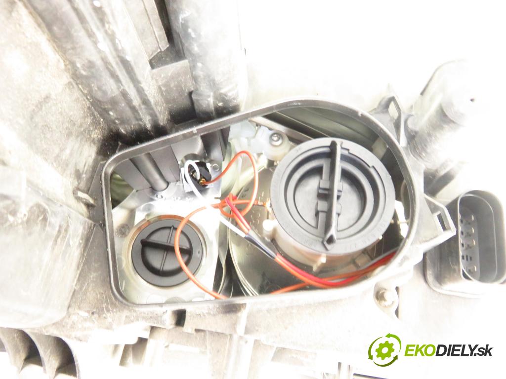 VW TOURAN (1T1, 1T2) MINIVAN 2004 74,00 1.9 TDI PD 100 - AVQ 1896,00 Svetlo LP 1T0941005D ; 0301205201