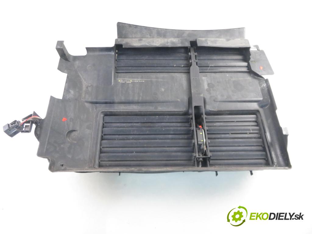 FORD FOCUS III HB 2011 85,00 1.6 TDCi - T1DA 1560,00 volant vzduchu BM518475CE ; 6466R420