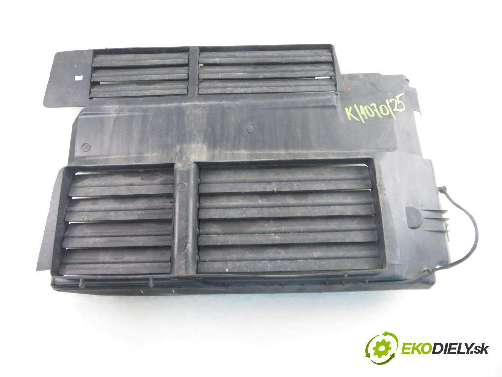 FORD FOCUS III HB 2011 85,00 1.6 TDCi - T1DA 1560,00 volant vzduchu BM518475CE ; 6466R420