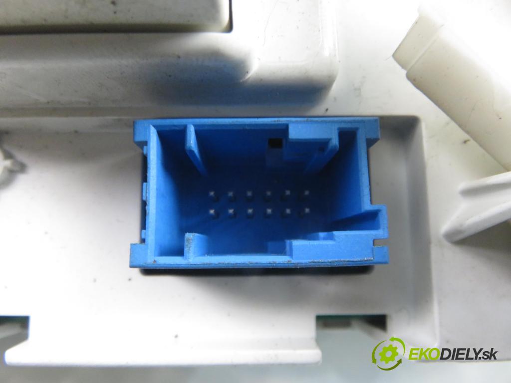 FIAT GRANDE PUNTO (199_) HB 2009 55,00 1.4 - 199 A7.000 1368,00 Panel kúrenia KLIMATIZACE: 5G1140100