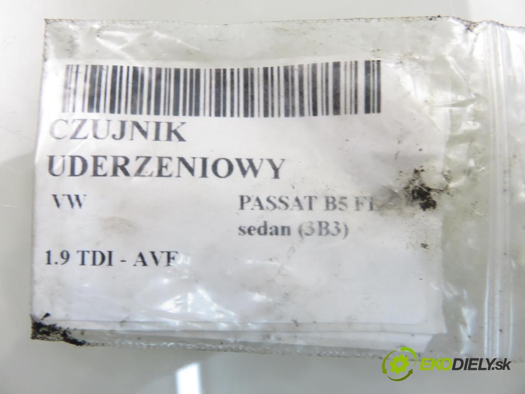 VW PASSAT B5.5 (3B3) SEDAN 2000 96,00 1.9 TDI PD 130 - AVF 1896,00 snímač nárazu 5WK42895 ; 6Q0909606 (Snímač nárazu)