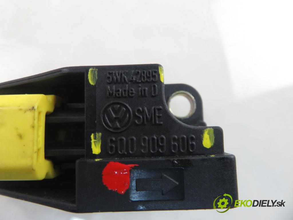 VW PASSAT B5.5 (3B3) SEDAN 2000 96,00 1.9 TDI PD 130 - AVF 1896,00 Snímač nárazu 5WK42895 ; 6Q0909606 (Snímač nárazu)