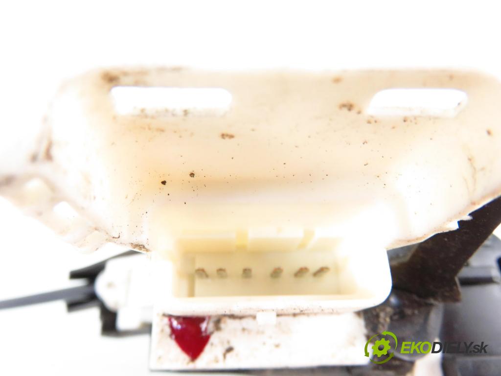 CITROEN C4 coupe (LA_) HB 2007 80,00 1.6 HDi - 9HZ (DV6TED4) 1560,00 zámok PPE 9683416980