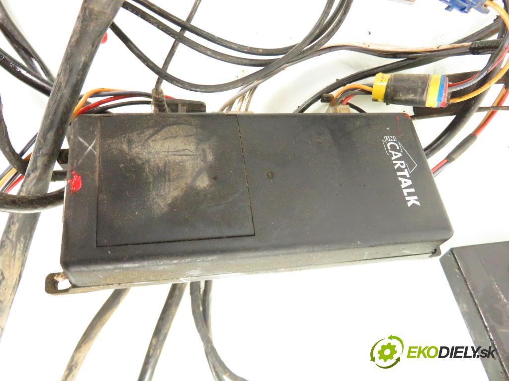 RENAULT TRAFIC II Autobus (JL) BUS 2004 74,00 1.9 dCI 100 (JL0C) - F9Q 760 1870,00 Webasto 010014021085 (Webasto (nezávislé topení))