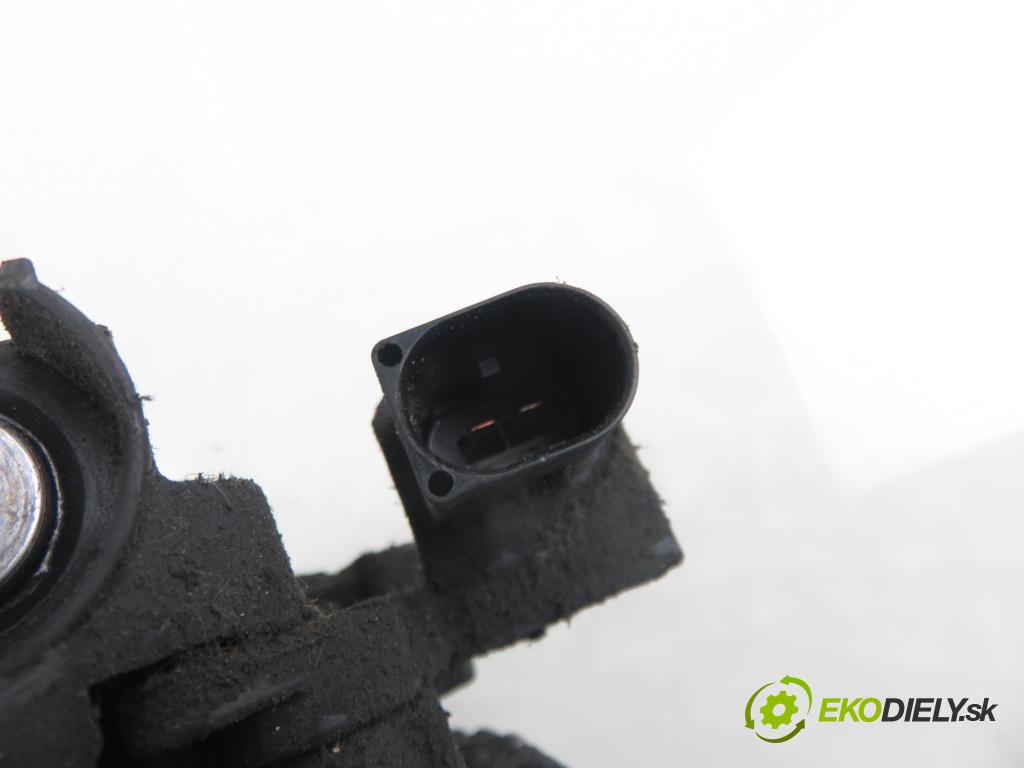 BMW 3 (E90) SEDAN 2006 95,00 318 i 129 - N46 B20 B 1995,00 Alternátor 0124325116 (Alternátor)