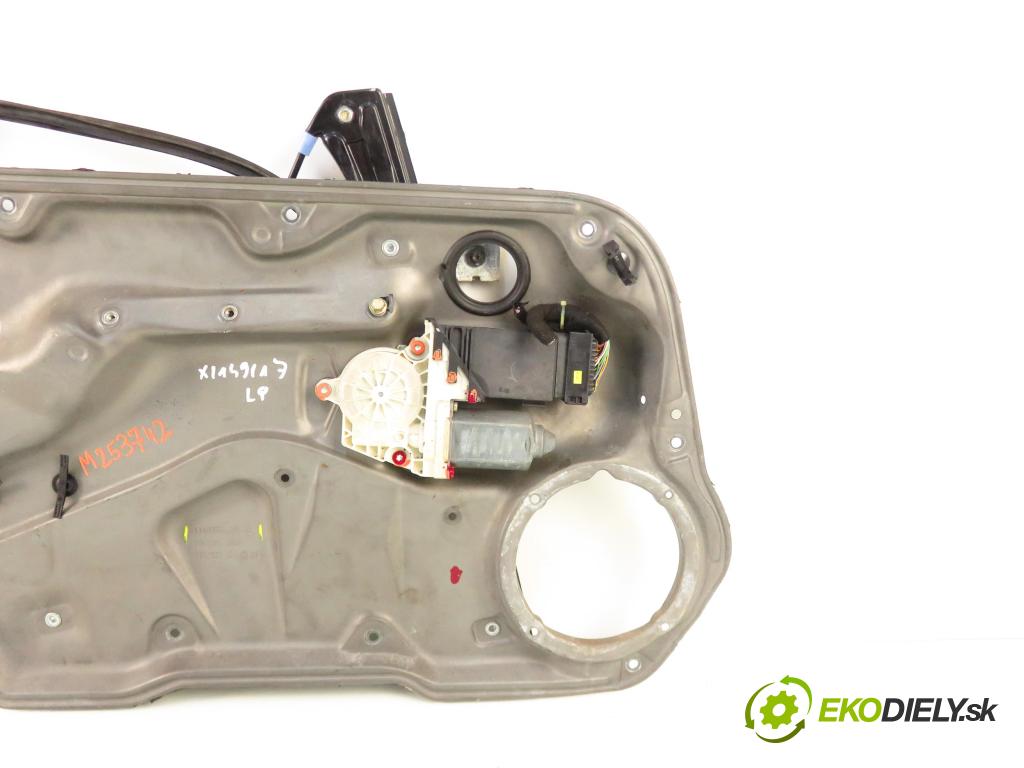 VW BORA (1J2) SEDAN 1999 85,00 2 - APK 1984,00 mechanismus oken 1J4837755E