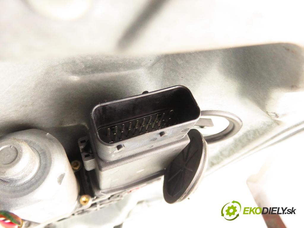 VW GOLF IV (1J1) HB 1999 85,00 1.9 TDI - AUY 1896,00 mechanismus oken PPE 1J4837730AA ; 1J4890742