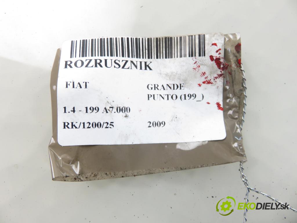 FIAT GRANDE PUNTO (199_) HB 2009 55,00 1.4 - 199 A7.000 1368,00 startér 55193356 (Startér)