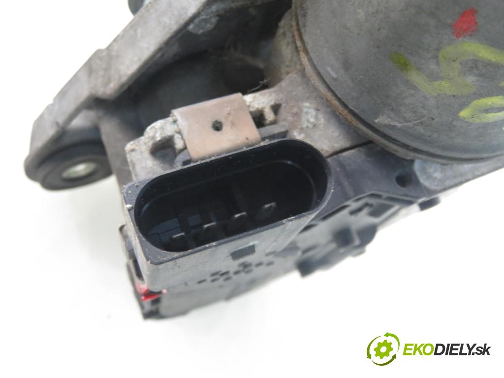 FORD FOCUS III HB 2011 85,00 1.6 TDCi - T1DA 1560,00 MECHANISMUS/ motorek stěračů BM5117K484A ; BM5117504AH ; 0390248108