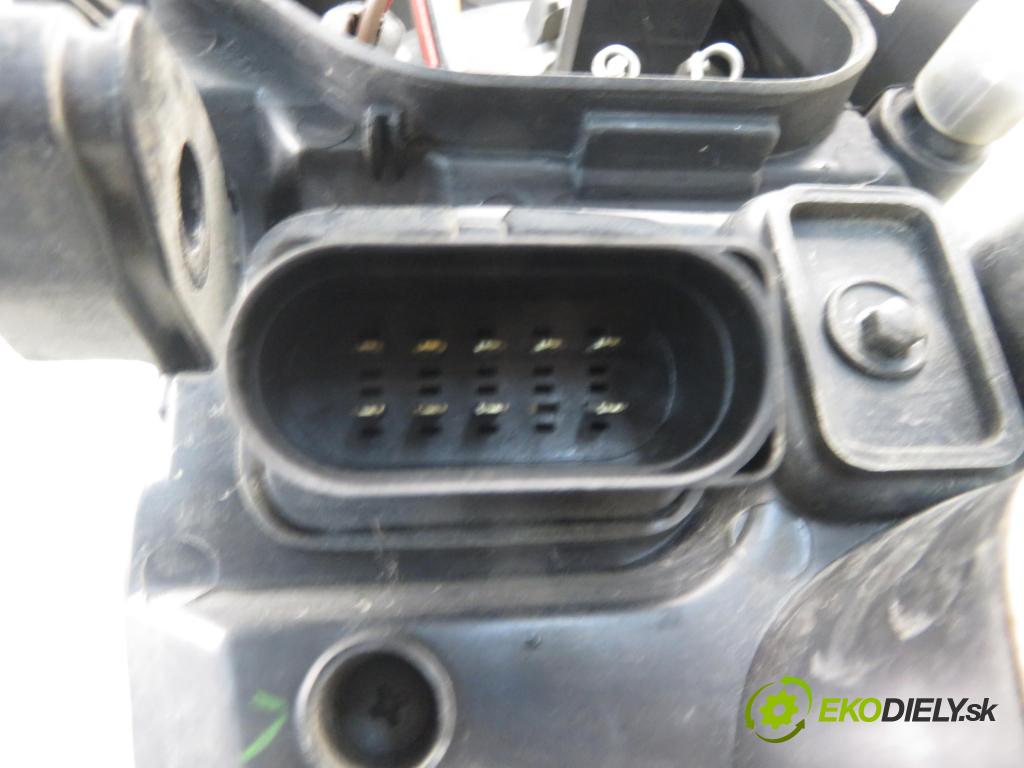 SKODA FABIA I (6Y2) HB 2001 44,00 1.4 MPi 60 - AZE 1397,00 Svetlo PP 086651105RM ; 086651105RMN