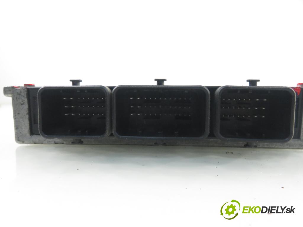 RENAULT CLIO II (BB_, CB_) HB 2002 55,00 1.2 16V (BB05, BB0W, BB11, BB27, BB2T, BB2U, BB2V, 1149,00 Riadiaca jednotka Motor 8200153834 ; 8200187028
