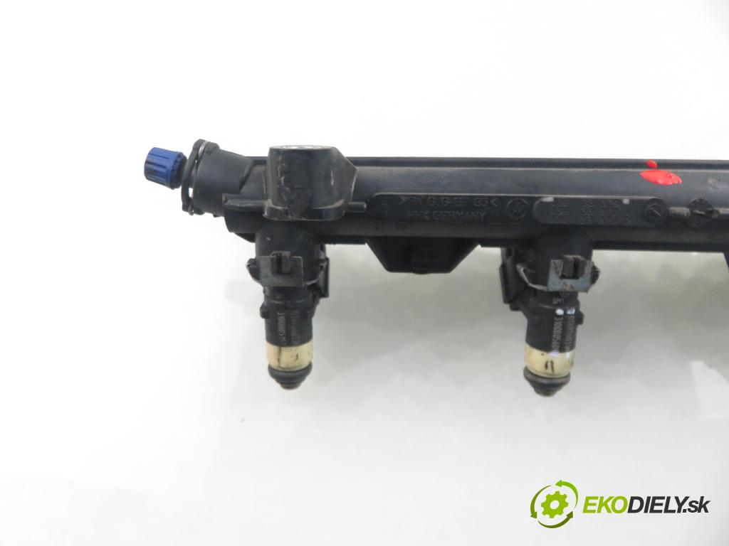 SKODA FABIA I (6Y2) HB 2003 55,00 1.4 16V - BBY 1390,00 Lišta vstrekovacia 036906031M ; 3100B05609 ; 036133320 (Vstrekovacia lišta)