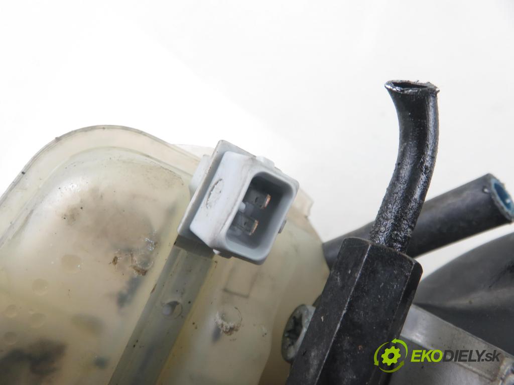 AUDI A4 Avant (8D5, B5) KOMBI 2000 92,00 1.8 - ARG 1781,00 posilovač 4B3612105 (Servočerpadlo)