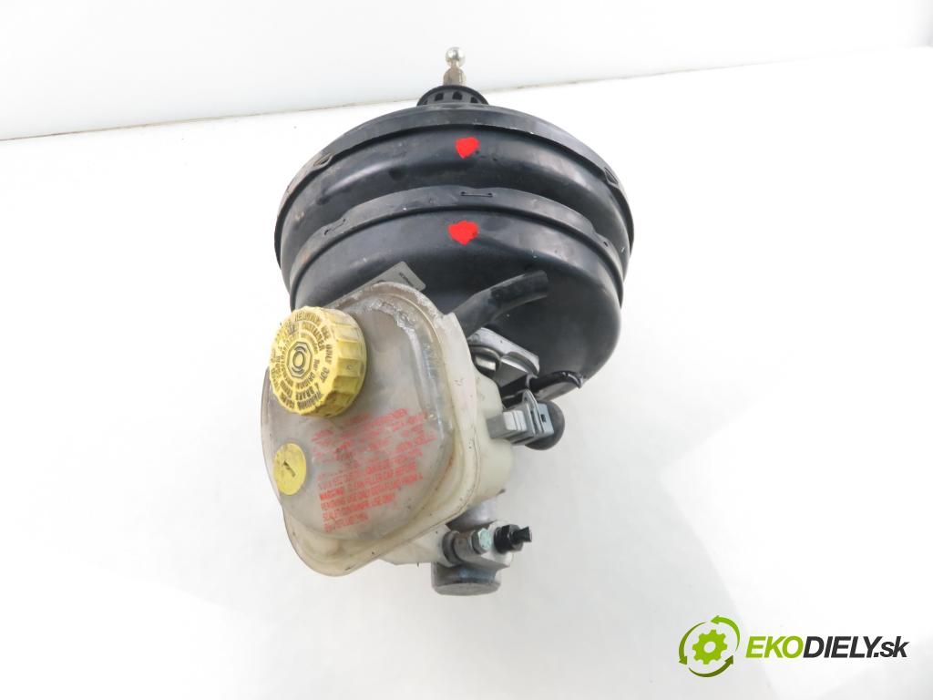 AUDI A4 Avant (8D5, B5) KOMBI 2000 92,00 1.8 - ARG 1781,00 posilovač 4B3612105 (Servočerpadlo)