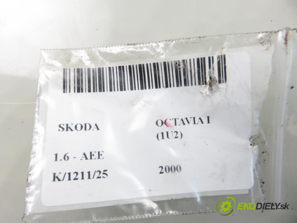 SKODA OCTAVIA I (1U2) LIFTBACK 2000 55,00 1.6 - AEE 1598,00 Alternátor 037903025E (Alternátor)