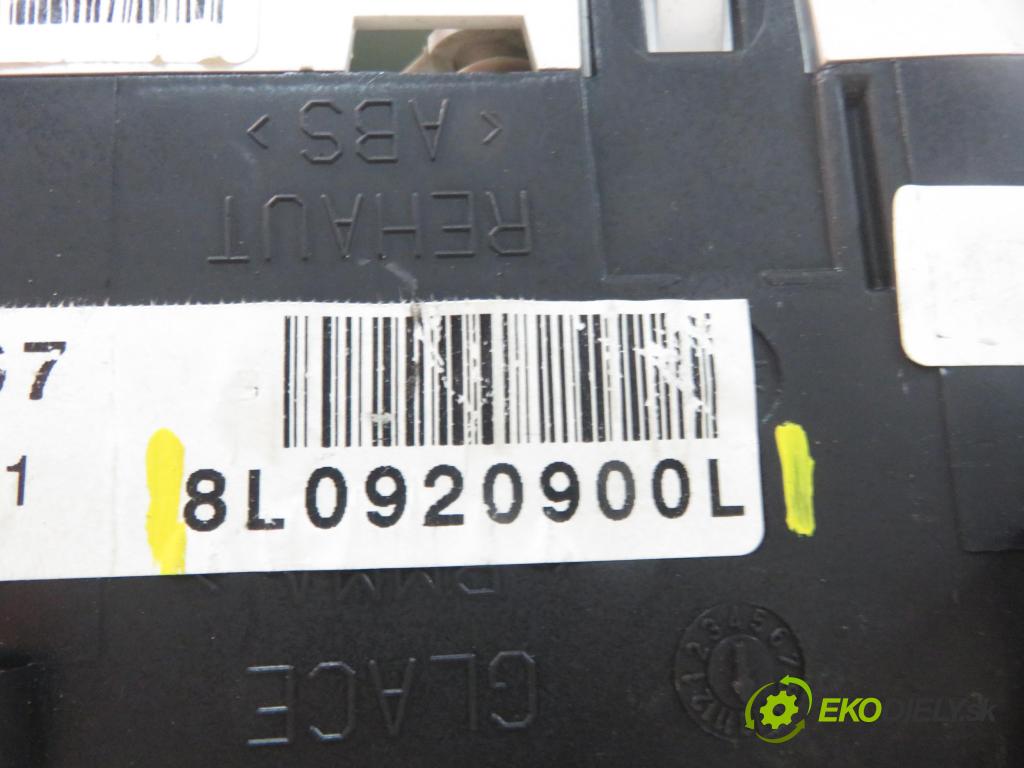 AUDI A3 (8L1) HB 2002 75,00 1.6 8V 102 - BFQ 1595,00 prístrojovka elektrický 8L0920900L